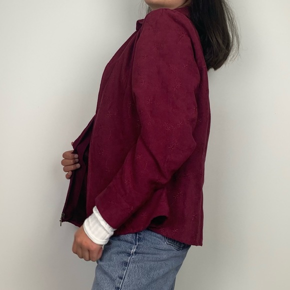 Croft & Barrow Faux Suede Floral Embroidered V-Neck Zip Up Jacket Shirt - Picture 4 of 16